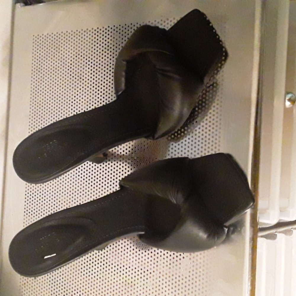 Square toe slides